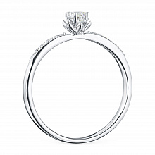 Valkokultainen sormus timanttikoru