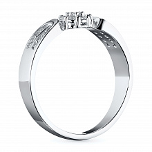 Valkokultainen sormus timanttikoru