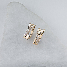 Punakultaiset korvakoru timanttikoru