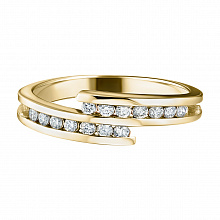 Keltakultainen sormus timanttikoru