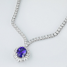 Kaulakoru timanttikoru ja tansaniitilla