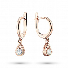 Punakultaiset korvakoru timanttikoru