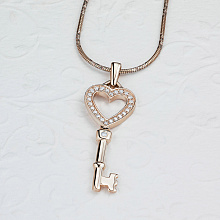 Punakultaiset riipus timanttikoru