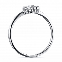 Valkokultainen sormus timanttikoru