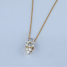 Keltakultainen riipus timanttikoru