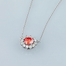 Kaulakoru kasvatetut timantit