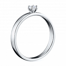 Valkokultainen sormus timanttikoru