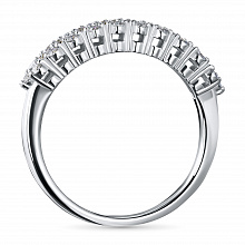 Valkokultainen sormus timanttikoru