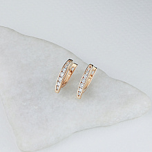 Punakultaiset korvakoru timanttikoru