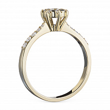 Keltakultainen sormus timanttikoru