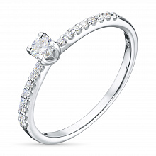 Valkokultainen sormus timanttikoru