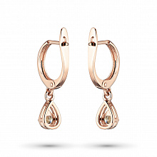 Punakultaiset korvakoru timanttikoru