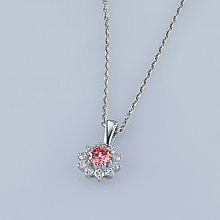 Riipus kasvatetut timantit