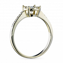 Keltakultainen sormus timanttikoru