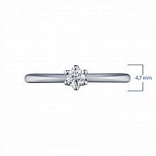 Valkokultainen sormus timanttikoru