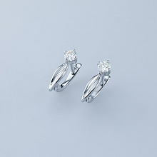 Valkokultainen korvakoru timanttikoru