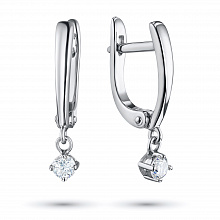 Valkokultainen korvakoru timanttikoru