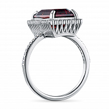 Sormus timanttikoru ja granaatilla