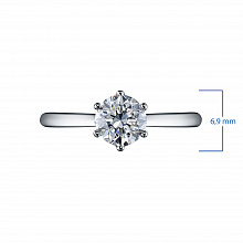 Valkokultainen sormus timanttikoru