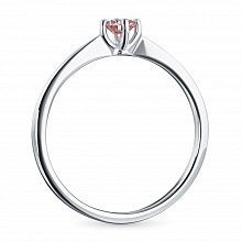 Valkokultainen sormus jossa kasvanut timantti