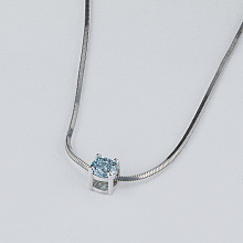 Riipus jossa kasvanut timantti