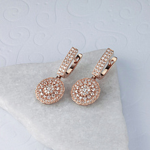 Punakultaiset korvakoru timanttikoru