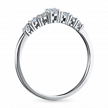 Valkokultainen sormus timanttikoru