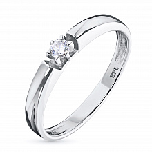 Hopeinen sormus timanttikoru