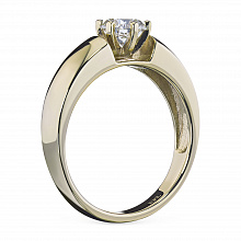 Keltakultainen sormus timanttikoru